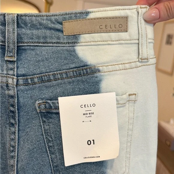Cello Mid Rise Flare Jeans Two-Tone Boho Frayed Hem Denim - Size 1 - Picture 2 of 6